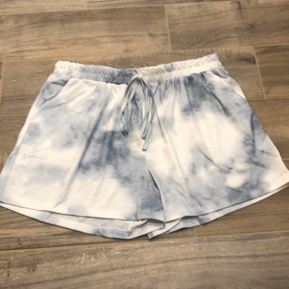 Romantichut Tie Dye shorts